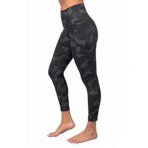 NEW Yogalicious Camo Highwaisted Crop Leggings L